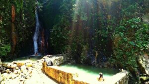 Cascada de aguas termales